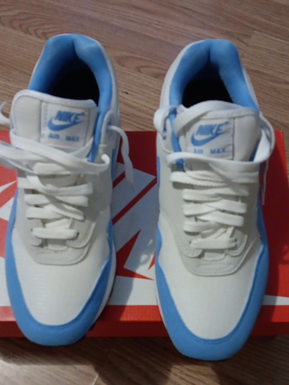 NIKE AIR MAX 1 UNC UNIVERSITY BLUE